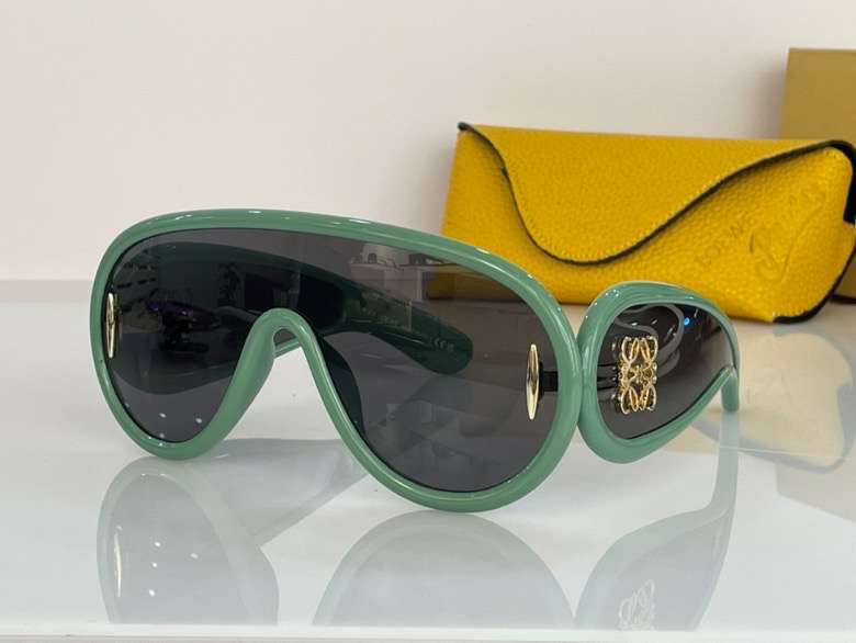 Picture of Loewe Sunglasses _SKUfw52366973fw